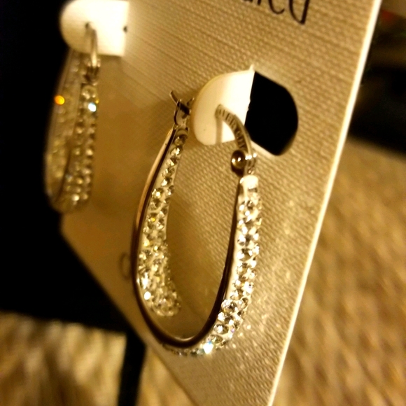 Earrings - Picture 1 of 3
